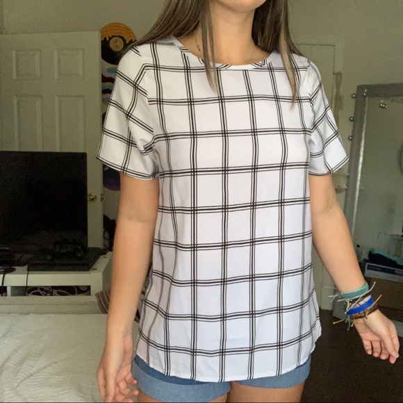 White and black plaid blouse - Picture 2 of 5